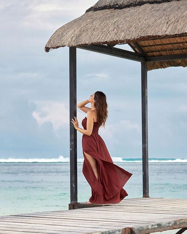 Staggering Poses of Aamna Sharif